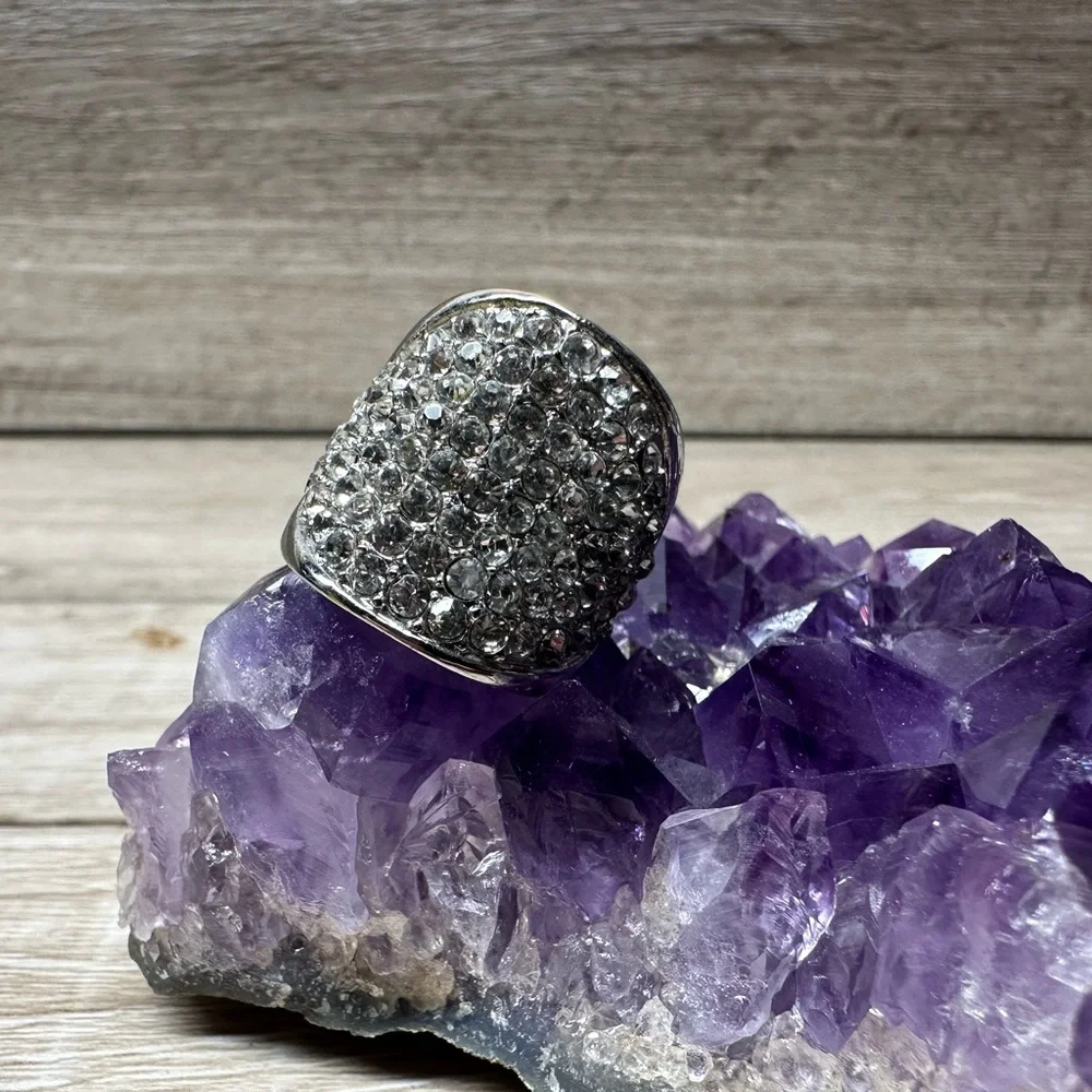 Silver Colored Rhinestone Ring‎
